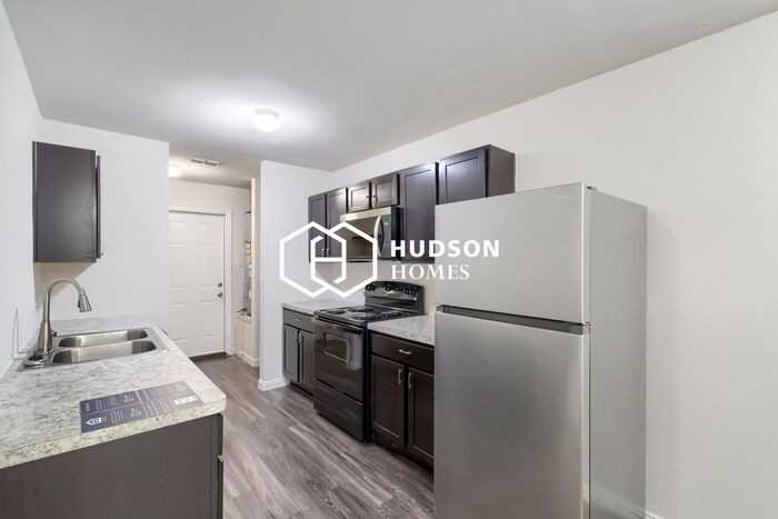 3627 Sidney St - Photo 5 of 14
