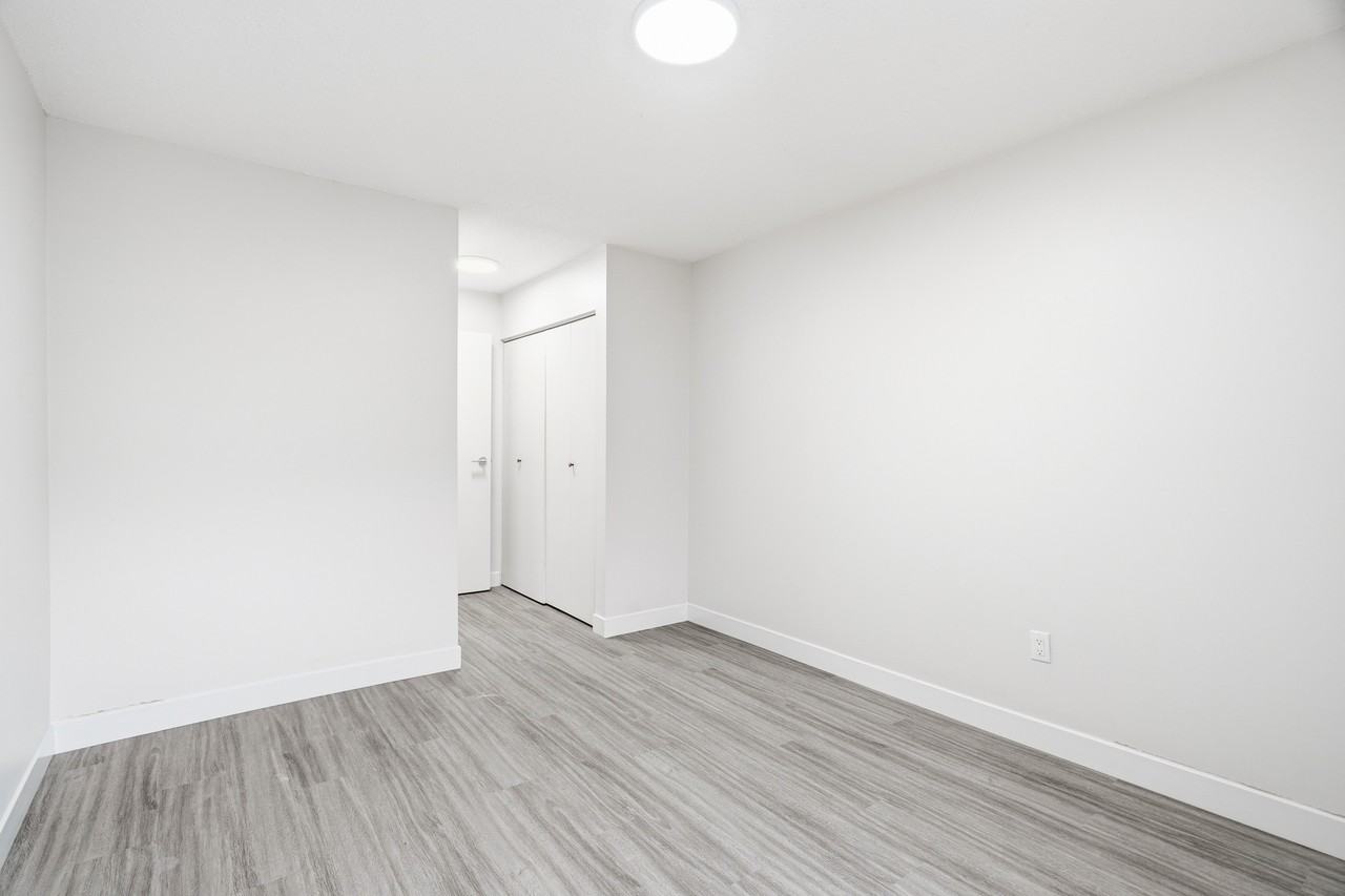 5544 16 Avenue #108 - Photo 4 of 25