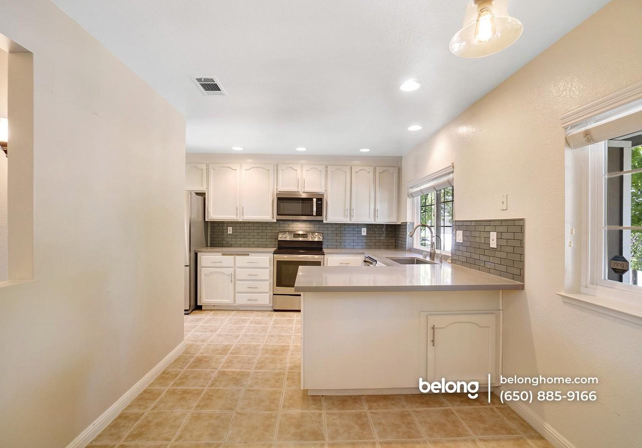 17 Caldwell Ct - Photo 4 of 50