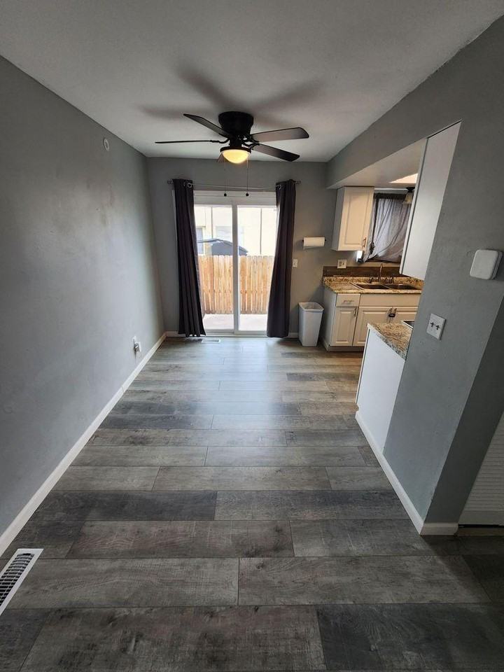 3080 Starlight Cir - Photo 5 of 12