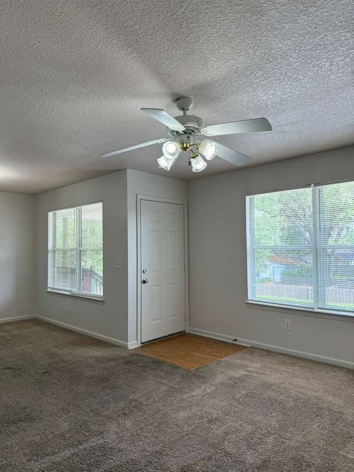702 Meadowbrook Drive - Photo 2 of 7