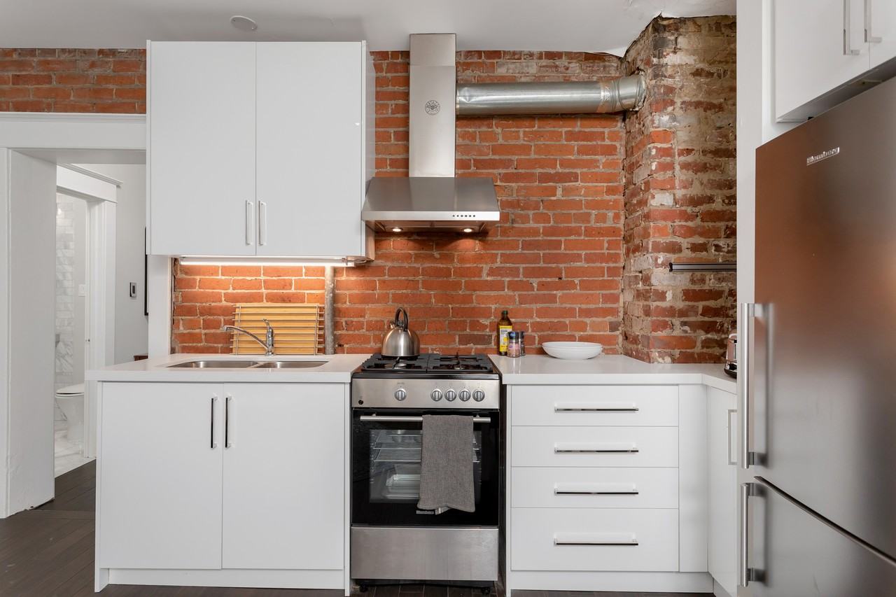 345 Gladstone Avenue ##5 - Photo 4 of 15