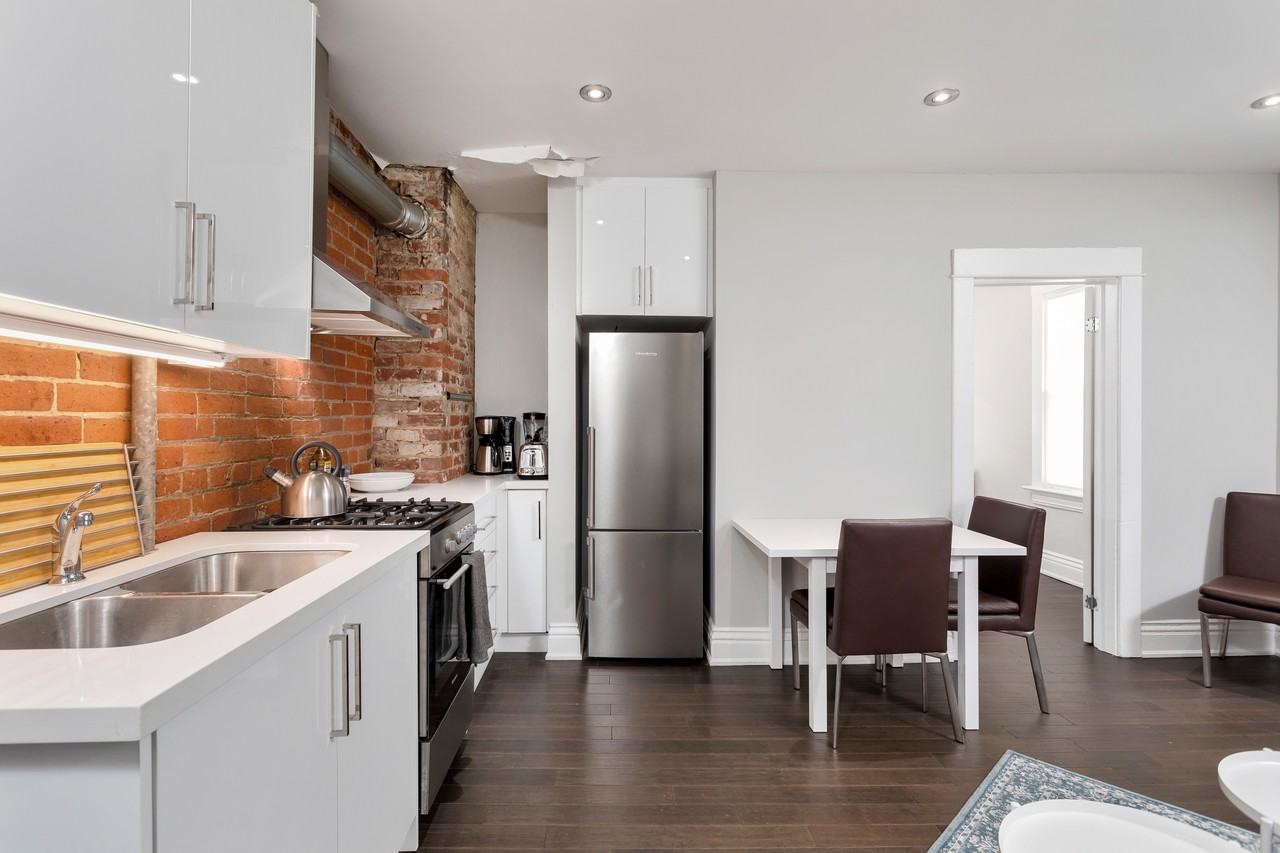 345 Gladstone Avenue ##5 - Photo 5 of 15