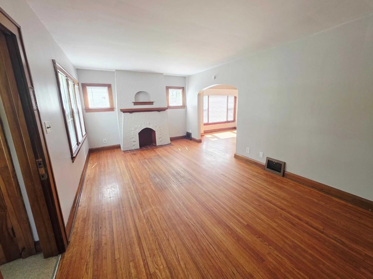 1919 Christie St - Photo 3 of 16