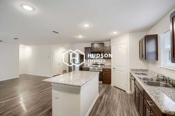 312 Bounding Main St - Photo 6 of 14