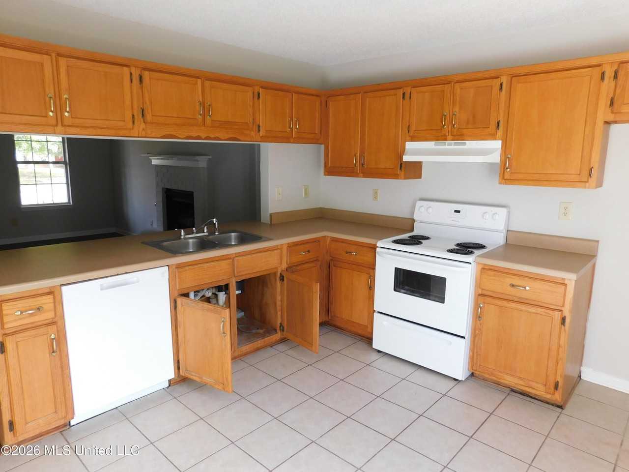2603 Winwood Cv - Photo 2 of 9