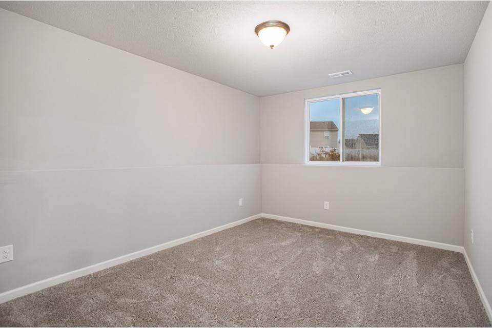 114 Bellflower Dr - Photo 6 of 13