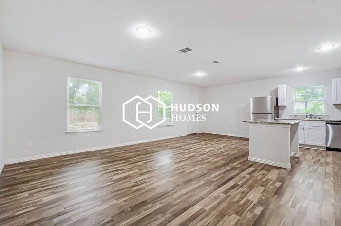 3619 York St - Photo 4 of 14