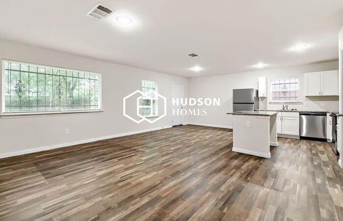 3726 Copeland St - Photo 4 of 14