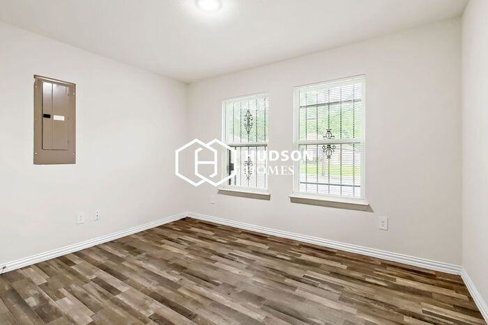 3726 Copeland St - Photo 7 of 14