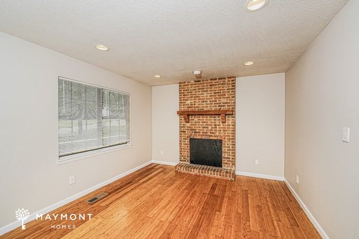 6836 Markham Dr - Photo 6 of 16