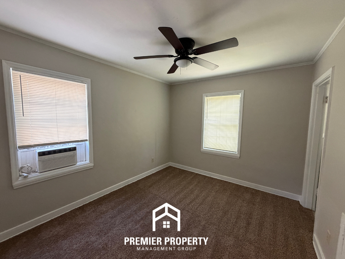3916 Wales Ave - Photo 7 of 12