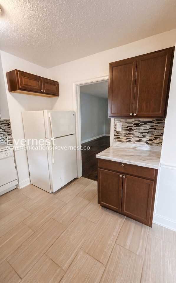 2714 Stratford Dr - Photo 6 of 26