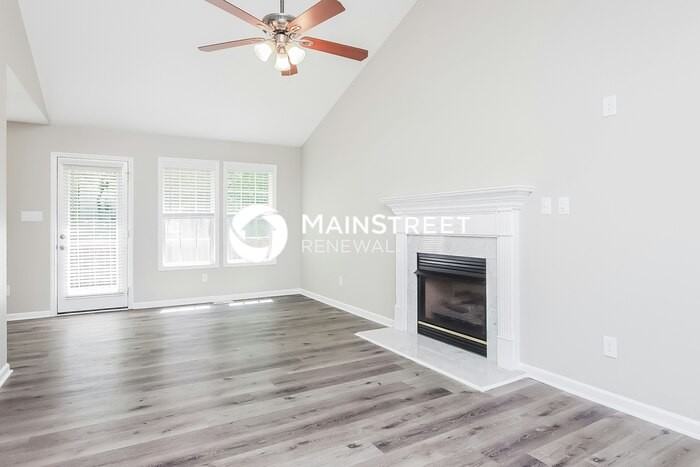 1433 Smokey Mountain Dr - Photo 3 of 16