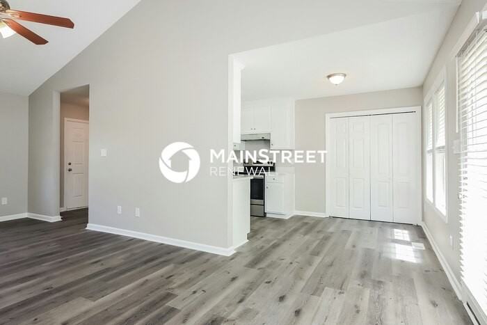 1433 Smokey Mountain Dr - Photo 5 of 16