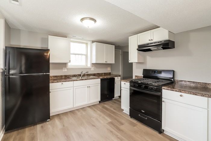 18906 E Arrowhead Dr - Photo 6 of 13
