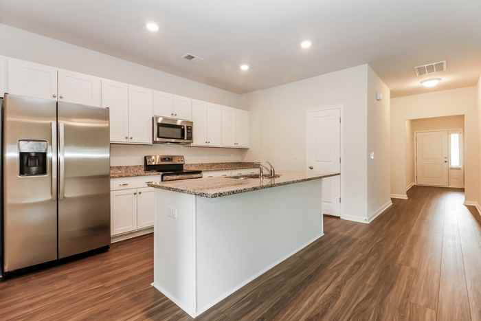 360 Augustine Dr - Photo 4 of 14
