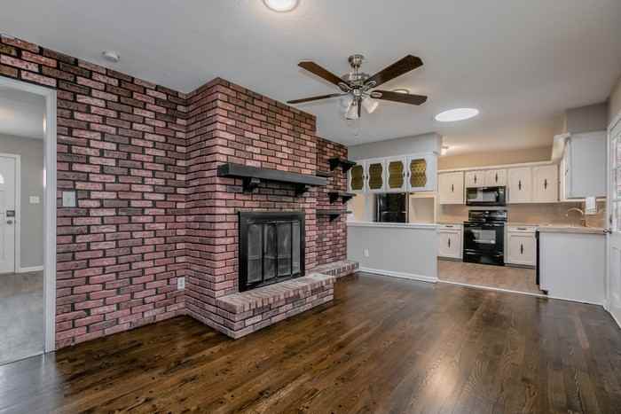 16508 E 40th St S - Photo 4 of 11