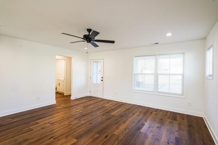 380 Baldwin Ln - Photo 3 of 10