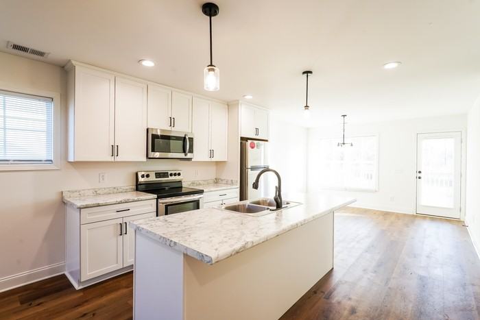 380 Baldwin Ln - Photo 4 of 10