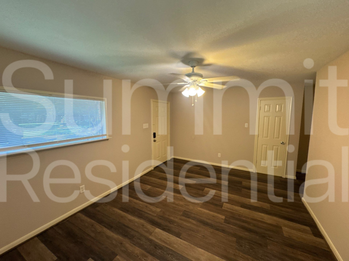 4445 Bell St #B - Photo 4 of 13