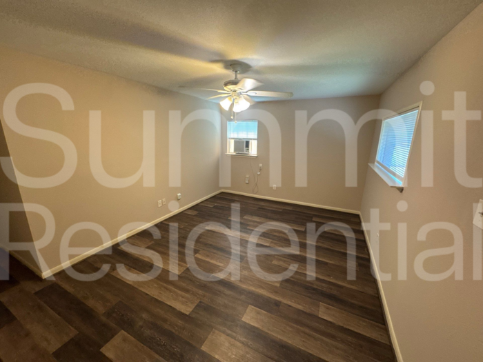 4445 Bell St #B - Photo 5 of 13