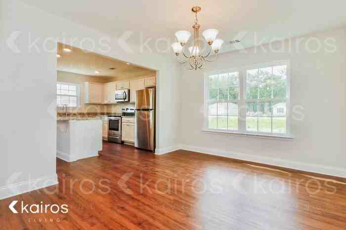 107 Scots Pine Ct - Photo 2 of 17