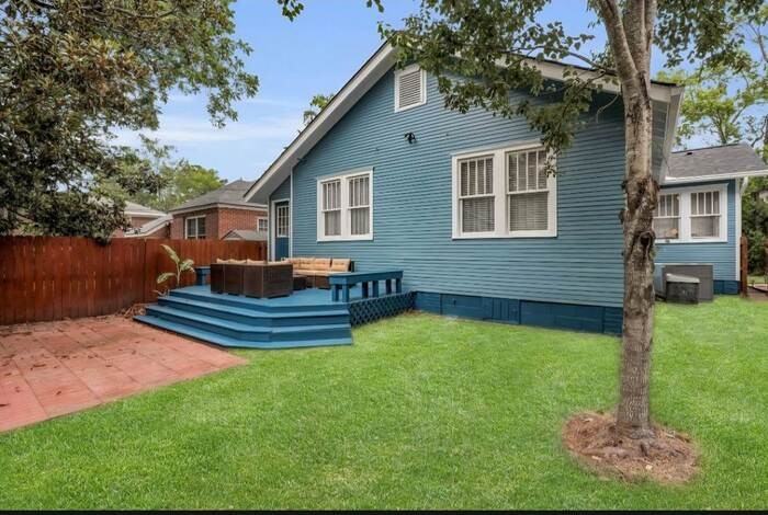 403 E 50th St - Photo 2 of 25