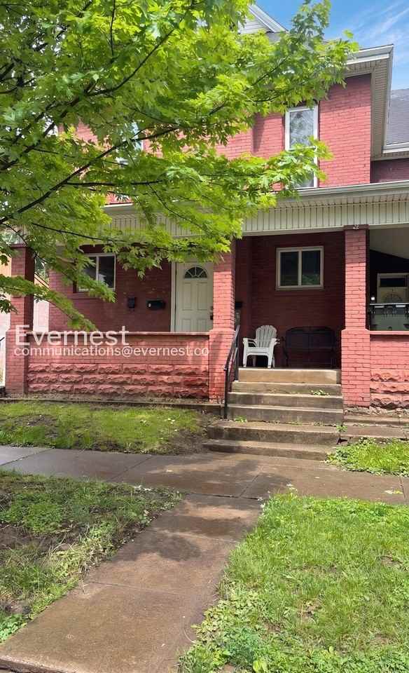 22 E Welch Ave #4