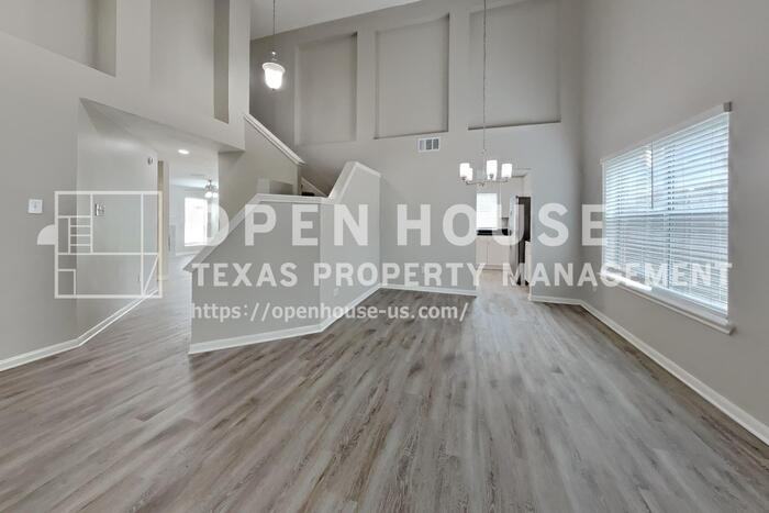 12827 Deer Cove Ln - Photo 4 of 21