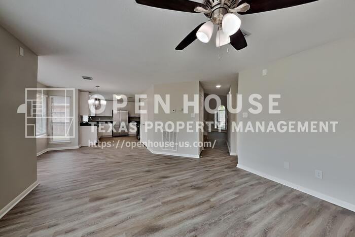 12827 Deer Cove Ln - Photo 7 of 21