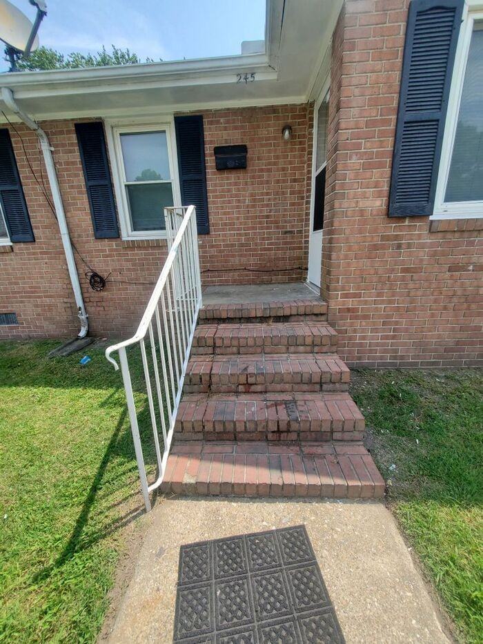245 Edison Ave - Photo 2 of 21