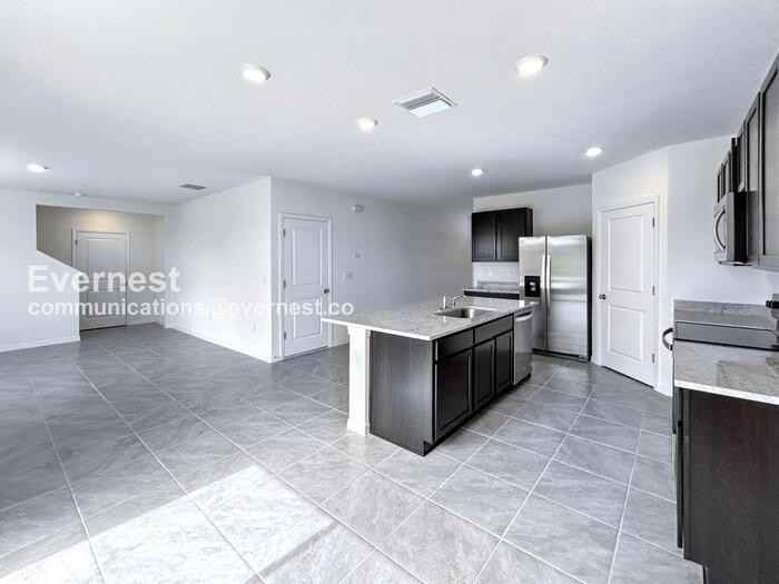 8332 Juning Cv - Photo 4 of 33