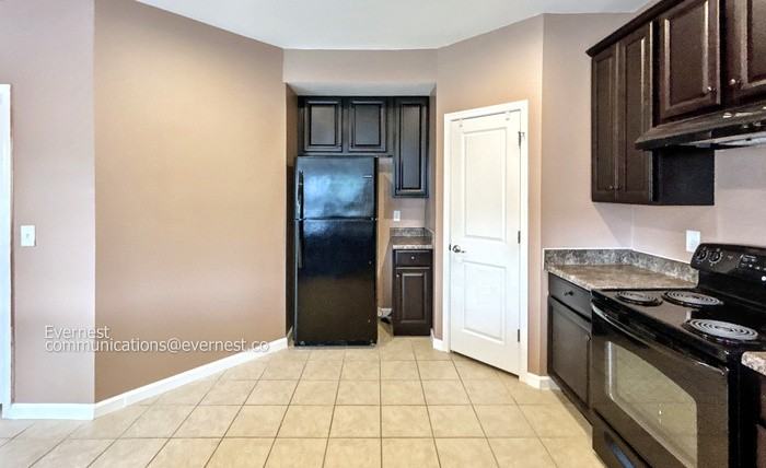 1054 Countess Ln - Photo 5 of 31