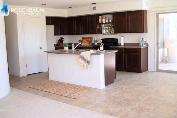 34974 N Bandolier Dr - Photo 2 of 5