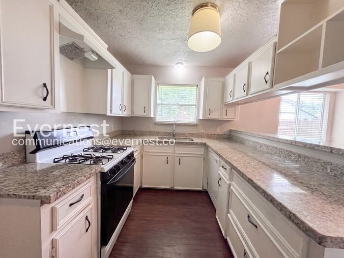 3615 Country Rd - Photo 3 of 27