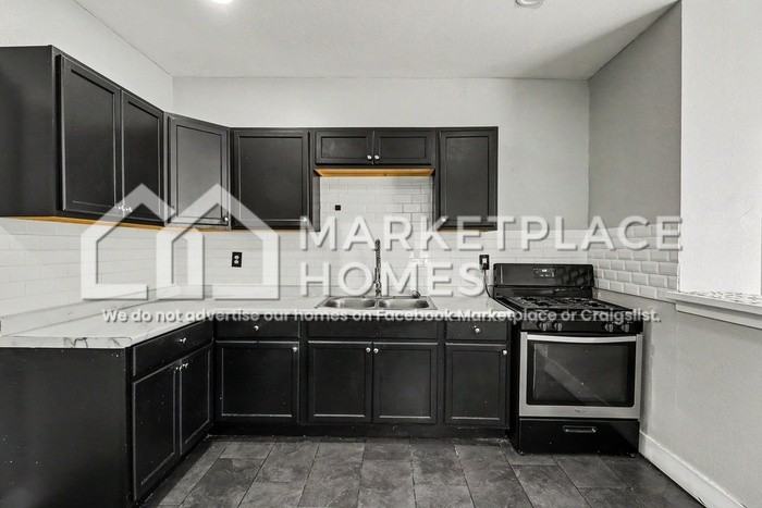 520 Englewood St - Photo 7 of 20