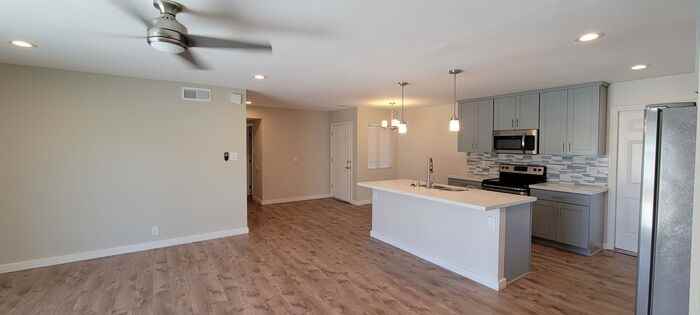 3452 Las Vegas Dr - Photo 3 of 20