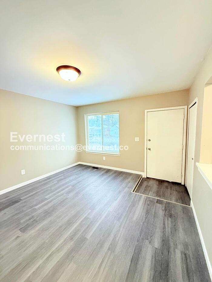 23569 Stewart Ave - Photo 7 of 27