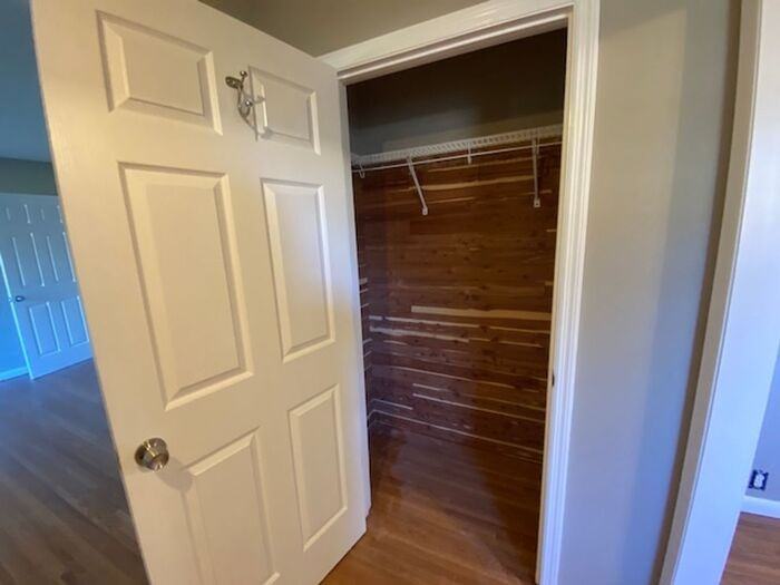 6407 Robinhood Ln Nw - Photo 6 of 8