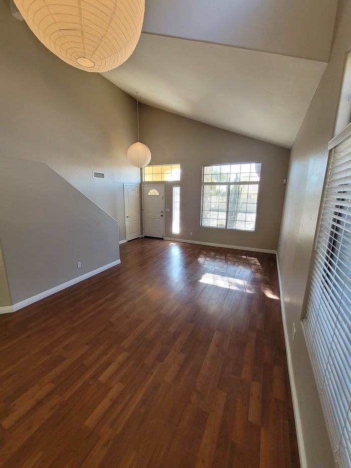 4606 E Meadow Dr - Photo 3 of 19