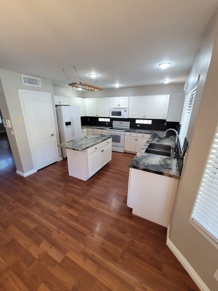 4606 E Meadow Dr - Photo 4 of 19
