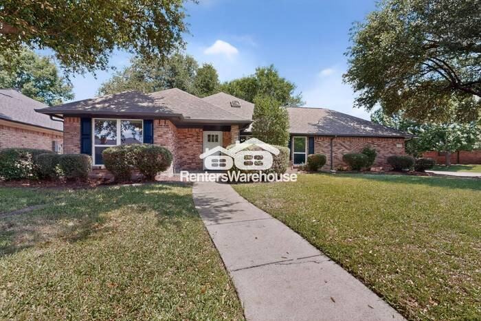 1211 Fairfax Dr - Photo 2 of 47