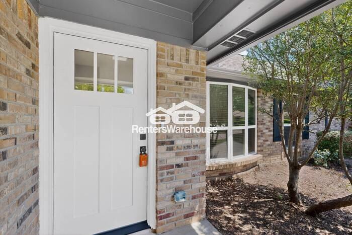 1211 Fairfax Dr - Photo 5 of 47