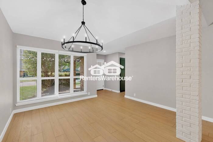 1211 Fairfax Dr - Photo 6 of 47