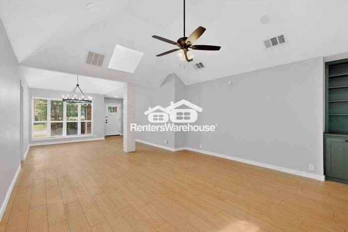 1211 Fairfax Dr - Photo 7 of 47