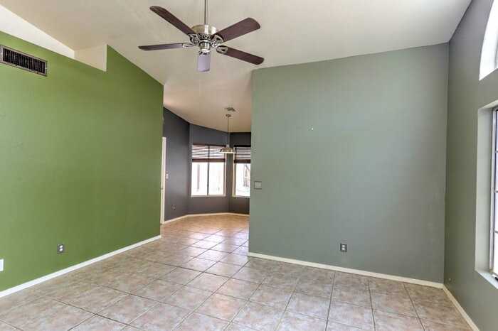 3039 W Calle Levante - Photo 4 of 34