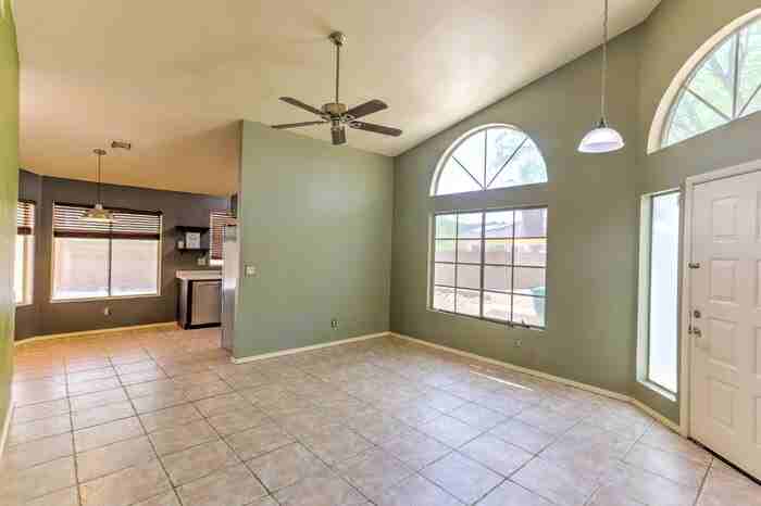 3039 W Calle Levante - Photo 7 of 34