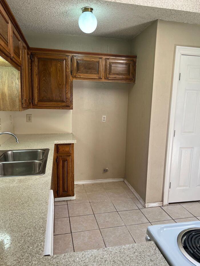 11821 Garden Terrace Dr - Photo 7 of 20