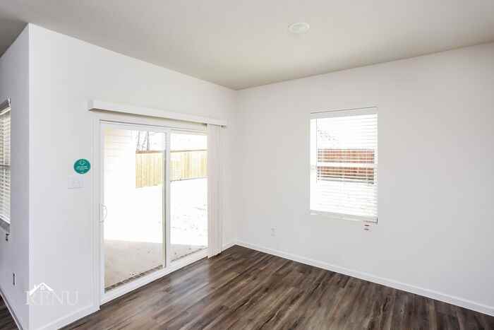 518 London Dr - Photo 7 of 37